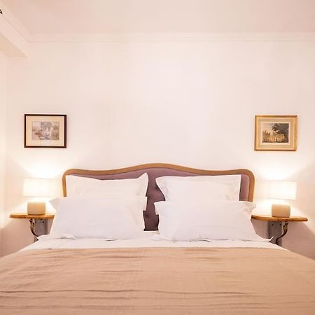 Le "Pied A Terre" - Appartement Plein Centre Avec Parking Prive Bourges Exterior foto