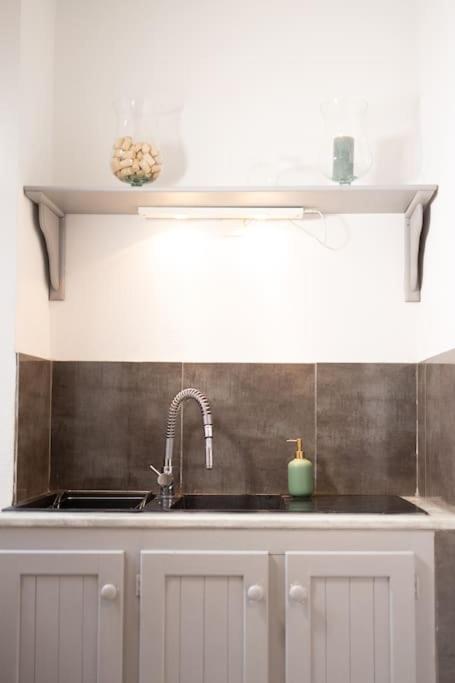 Le "Pied A Terre" - Appartement Plein Centre Avec Parking Prive Bourges Exterior foto